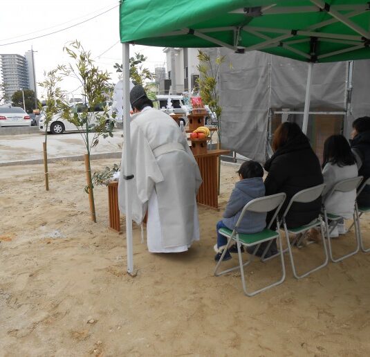 祝地鎮祭　羽根ガーデンⅢ　C棟　N様邸